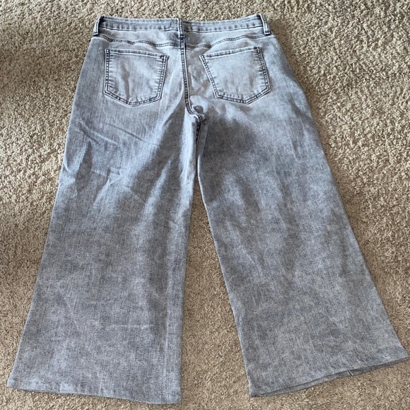 Kut from the Kloth Light Gray Flare Jeans - Picture 3 of 6